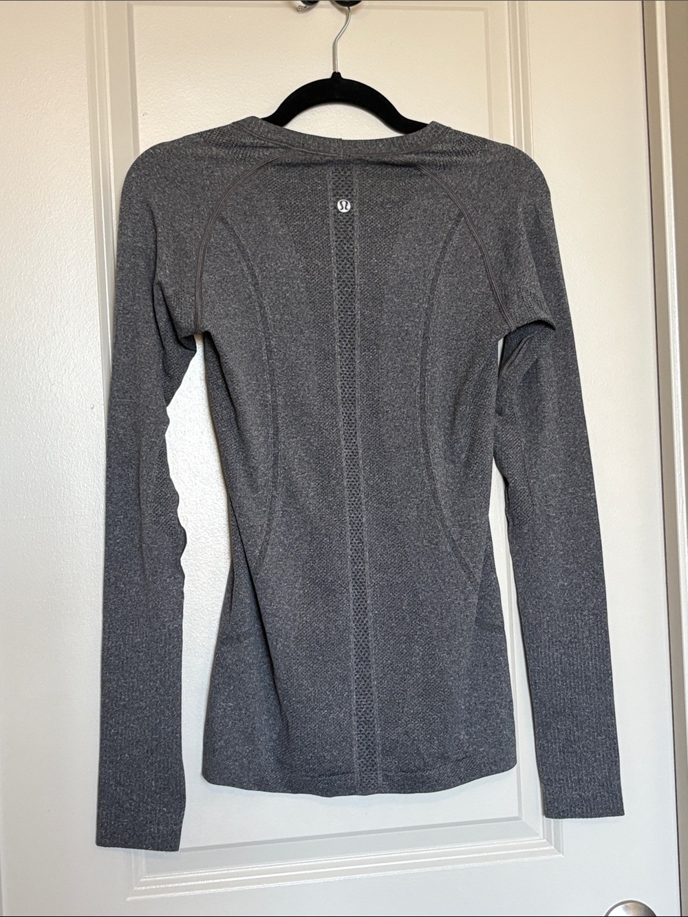 lululemon athletica Gray  Long Sleeve  Top